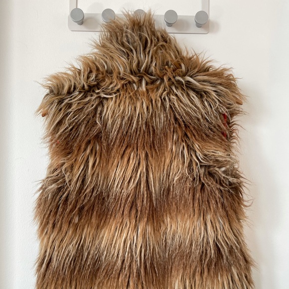 Faux fur vest - Picture 2 of 2